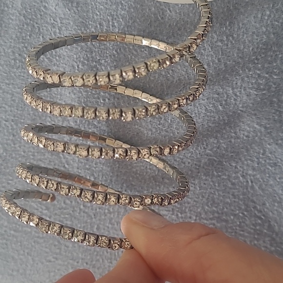Continuous Loop Flexible Silver Crystal/Rhinestone Bracelet - Picture 4 of 4